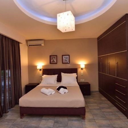 Gonis Suites Палеохора Экстерьер фото