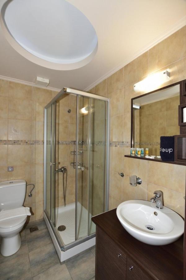 Gonis Suites Палеохора Экстерьер фото