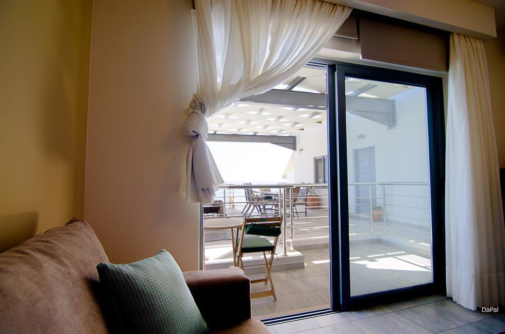 Gonis Suites Палеохора Экстерьер фото