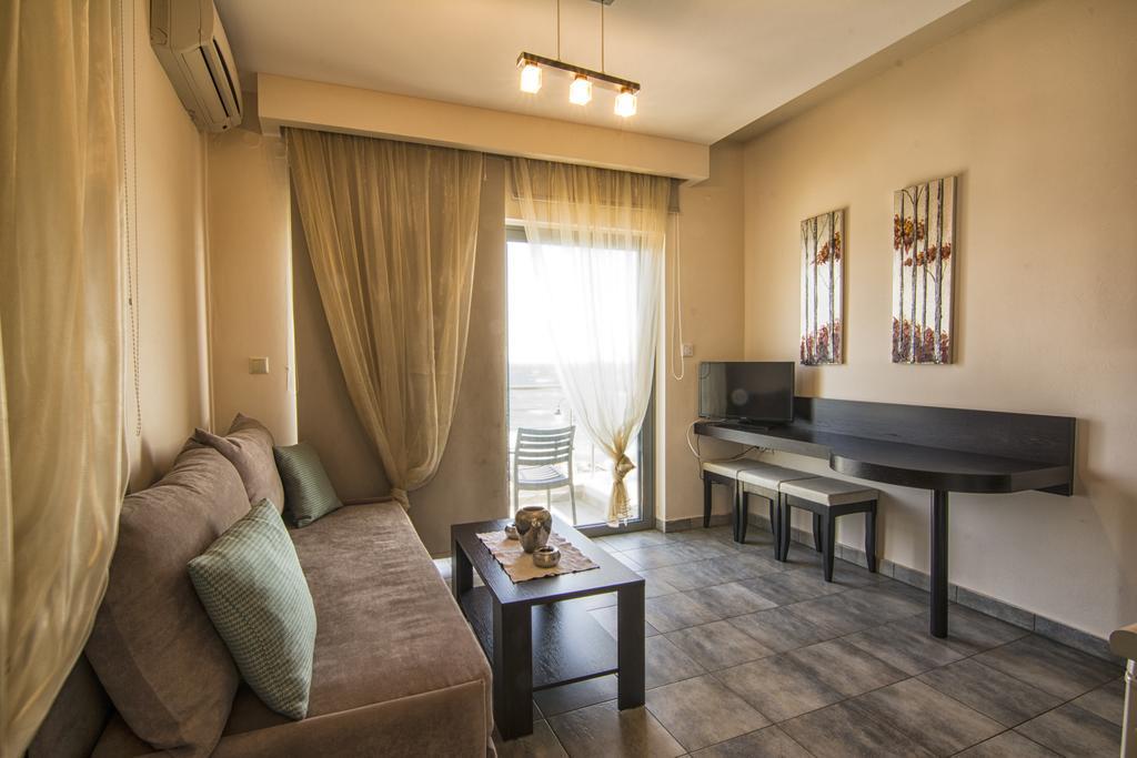 Gonis Suites Палеохора Экстерьер фото