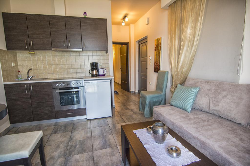 Gonis Suites Палеохора Экстерьер фото