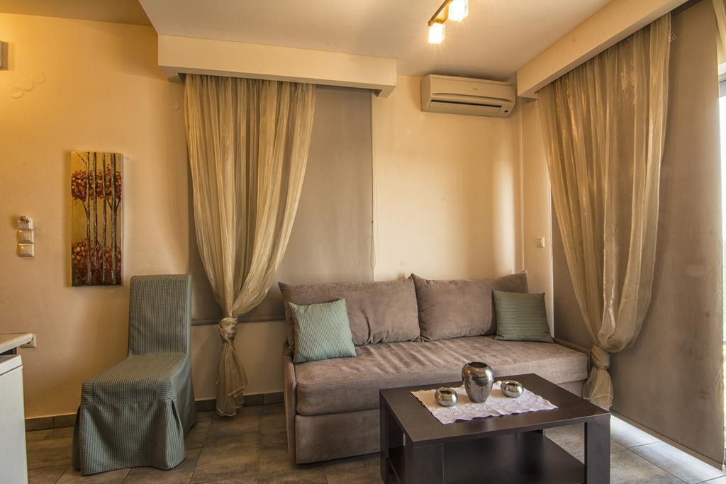 Gonis Suites Палеохора Экстерьер фото
