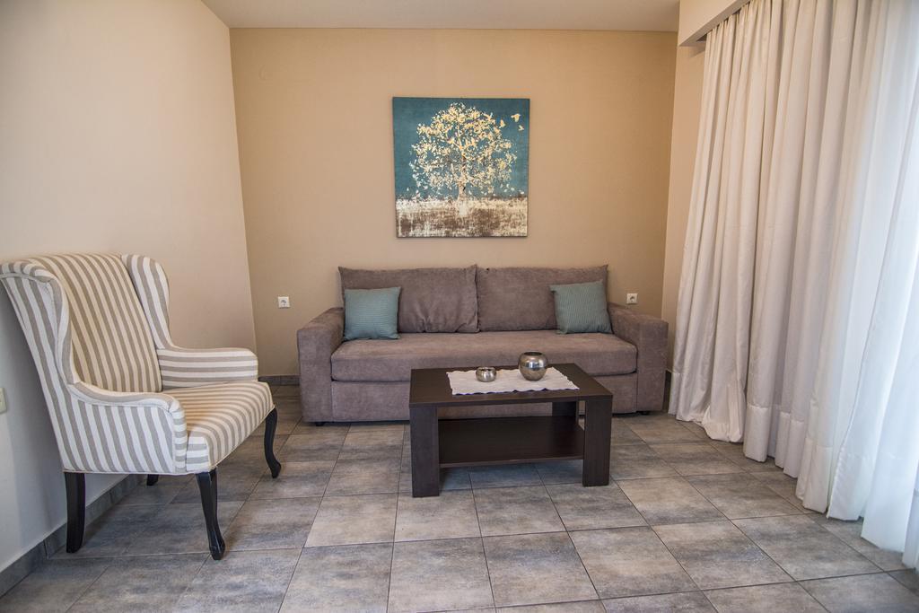 Gonis Suites Палеохора Экстерьер фото