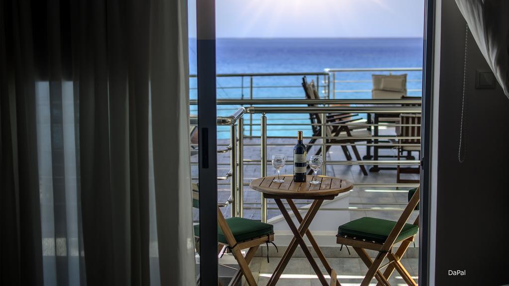 Gonis Suites Палеохора Экстерьер фото