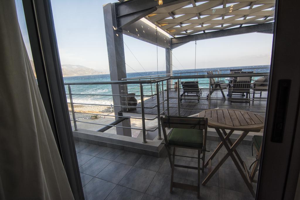 Gonis Suites Палеохора Экстерьер фото