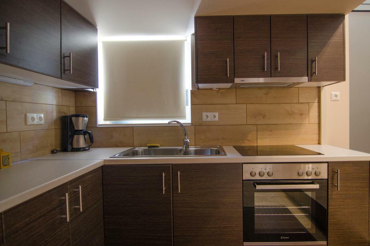 Gonis Suites Палеохора Экстерьер фото