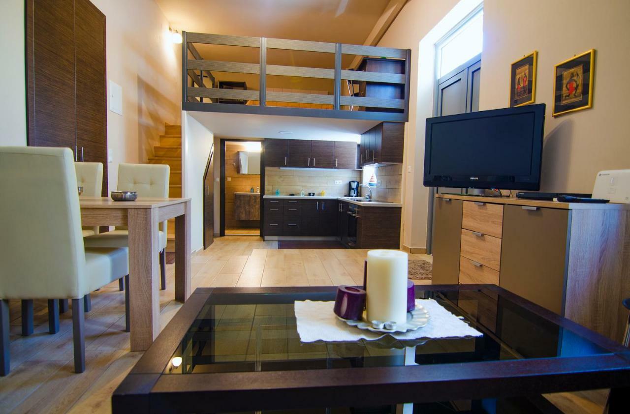 Gonis Suites Палеохора Экстерьер фото