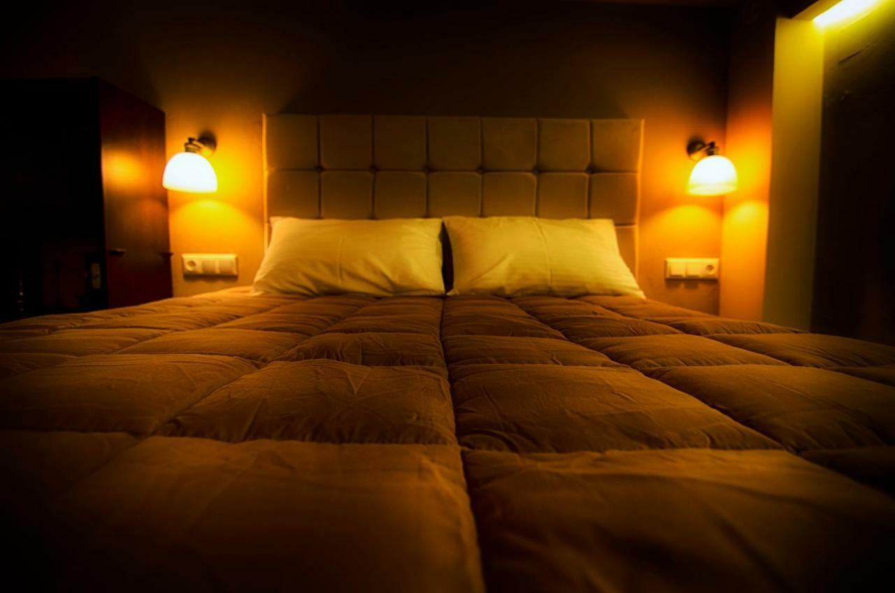 Gonis Suites Палеохора Экстерьер фото